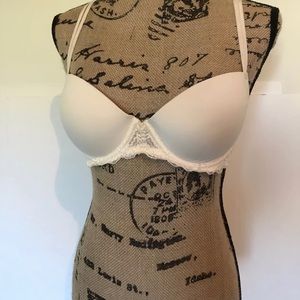 Victoria’s Secret VS 2 Push Up Bras 32D & 34D